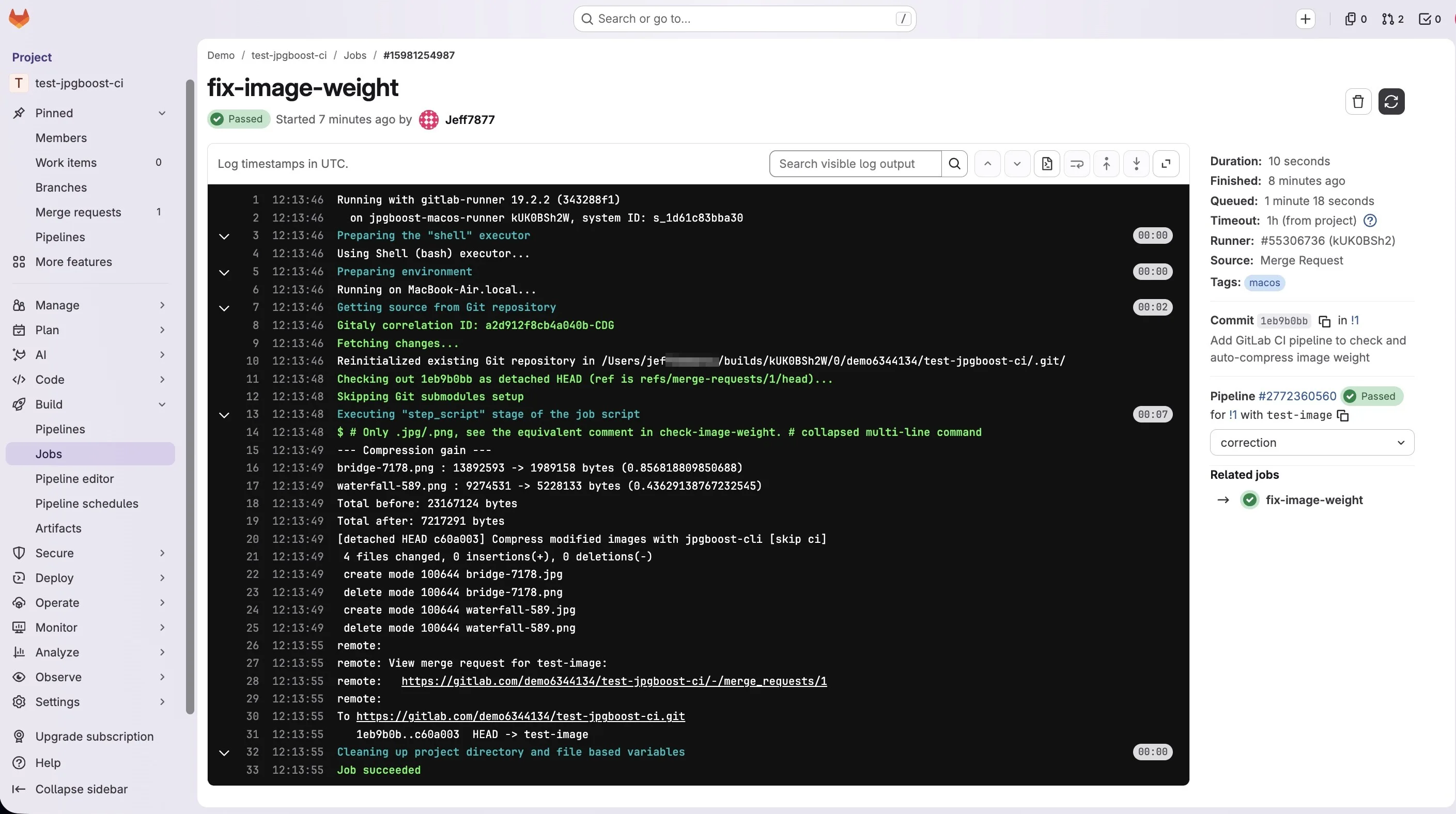 GitLab में fix-image-weight जॉब का लॉग, जिसमें हर फ़ाइल के कम्प्रेशन से पहले और बाद के आकार वाली रिपोर्ट दिख रही है
